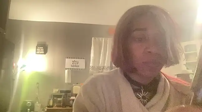 MommyConfident online show from 3, 2, 2025