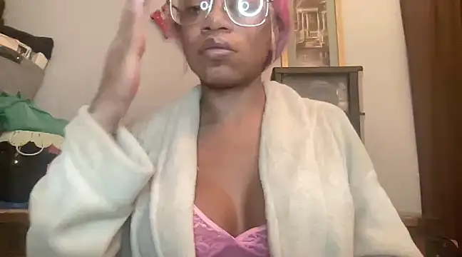 MommyConfident online show from 3, 3, 2025