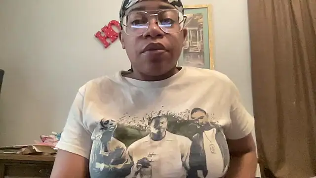 MommyConfident online show from 16, 11, 2025