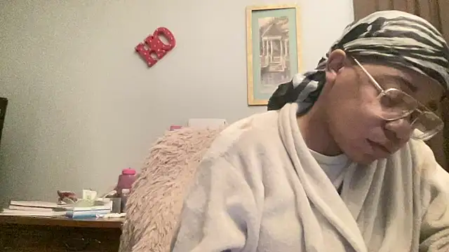 MommyConfident online show from 13, 12, 2025