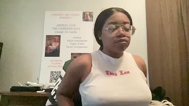 MommyConfident online show from 10, 5, 2026