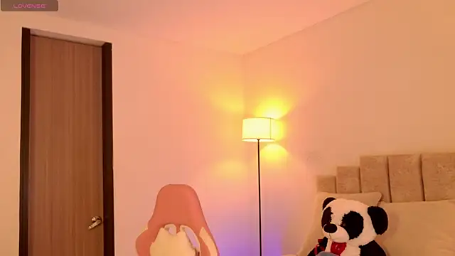 Snapshot of KaylaCollinsX chatting on 3, 7, 2026 KaylaCollinsX online show from 3, 7, 2026