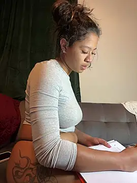 VanessaBling online show from 21, 2, 2025