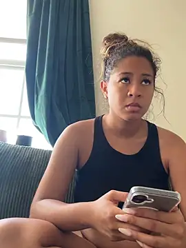 Snapshot of VanessaBling chatting on 3, 10, 2025 VanessaBling online show from 3, 10, 2025