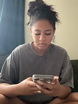 Snapshot of VanessaBling chatting on 17, 12, 2025 VanessaBling online show from 17, 12, 2025