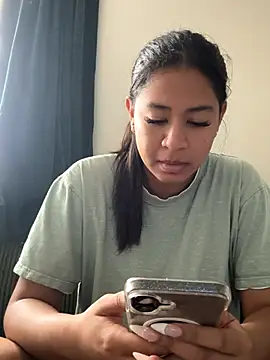 Snapshot of VanessaBling chatting on 20, 12, 2025 VanessaBling online show from 20, 12, 2025