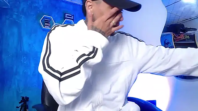 Liam lee online show from 5, 1, 2025