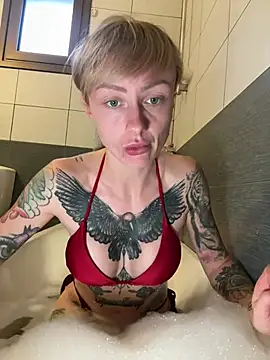 Snapshot of haileyhope_ chatting on 4, 1, 2025 haileyhope  online show from 4, 1, 2025