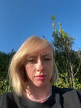 haileyhope  online show from 7, 6, 2026