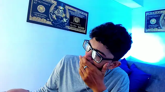 Snapshot of TylerWhite_ chatting on 8, 1, 2025 TylerWhite online show from 8, 1, 2025