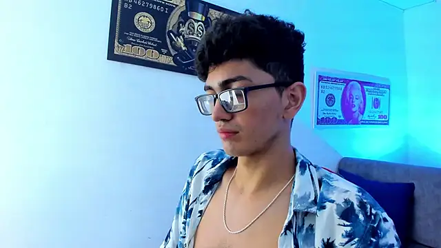 Snapshot of TylerWhite_ chatting on 11, 1, 2025 TylerWhite online show from 11, 1, 2025