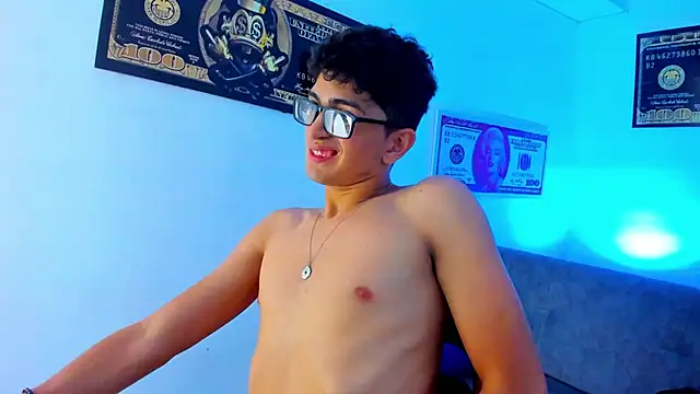 Snapshot of TylerWhite_ chatting on 12, 1, 2025 TylerWhite online show from 12, 1, 2025