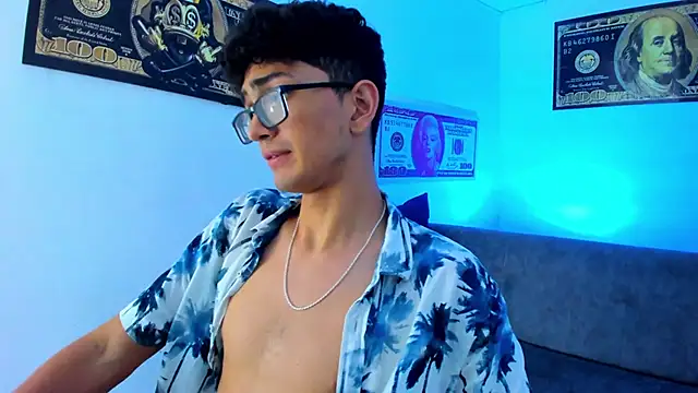 Snapshot of TylerWhite_ chatting on 13, 1, 2025 TylerWhite online show from 13, 1, 2025