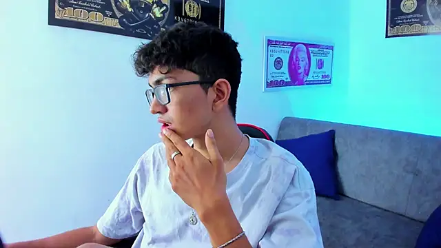 Snapshot of TylerWhite_ chatting on 4, 2, 2025 TylerWhite online show from 4, 2, 2025