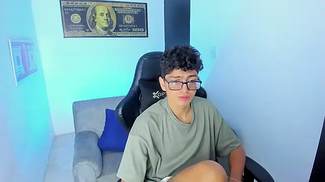 Snapshot of TylerWhite_ chatting on 8, 2, 2025 TylerWhite online show from 8, 2, 2025