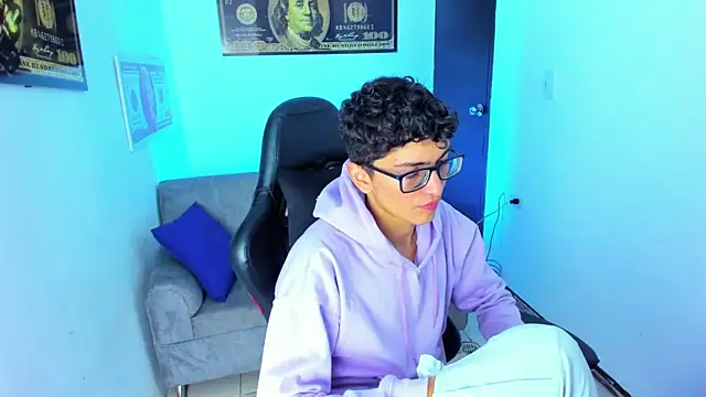 Snapshot of TylerWhite_ chatting on 12, 2, 2025 TylerWhite online show from 12, 2, 2025