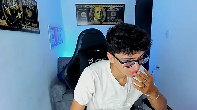 Snapshot of TylerWhite_ chatting on 1, 3, 2025 TylerWhite online show from 1, 3, 2025
