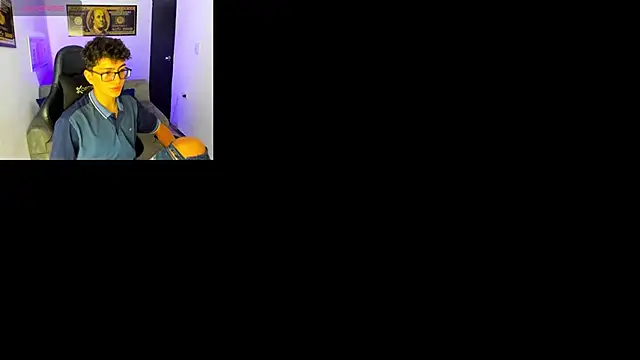 Snapshot of TylerWhite_ chatting on 4, 3, 2025 TylerWhite online show from 4, 3, 2025