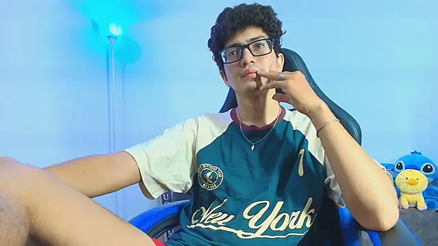 Snapshot of TylerWhite_ chatting on 1, 10, 2025 TylerWhite online show from 1, 10, 2025