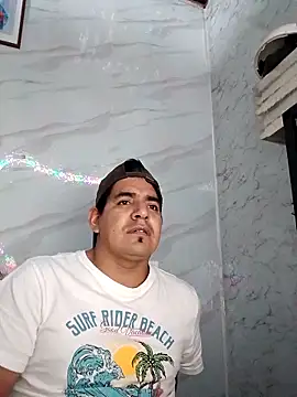Snapshot of latino17 chatting on 16, 5, 2026 latino17 online show from 16, 5, 2026