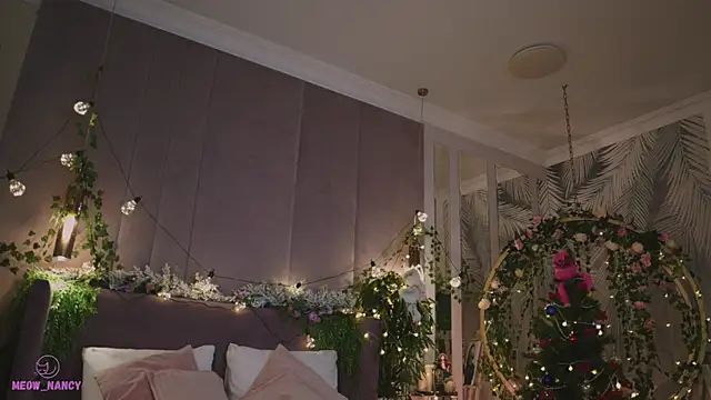 Snapshot of Meow_Nancy chatting on 20, 12, 2024 Meow Nancy online show from 20, 12, 2024