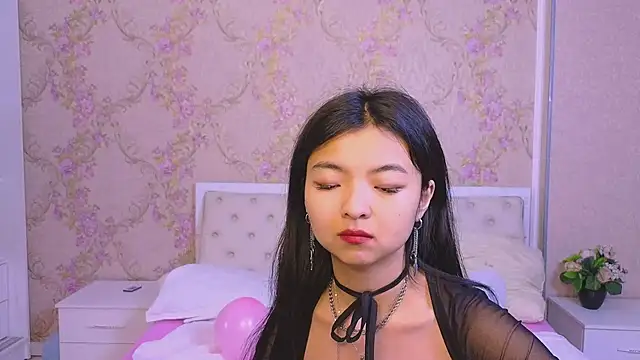 Shy Kira online show from 3, 2, 2025