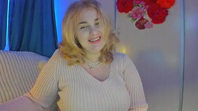 Snapshot of CoraSwon chatting on 3, 2, 2025 CoraSwon online show from 3, 2, 2025