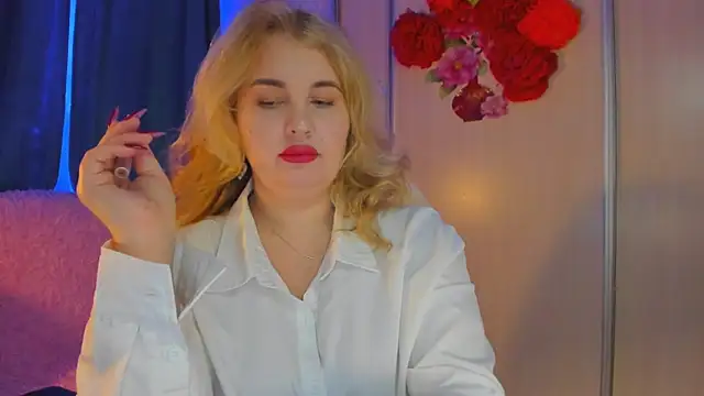 Snapshot of CoraSwon chatting on 5, 2, 2025 CoraSwon online show from 5, 2, 2025