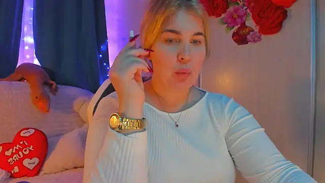 Snapshot of CoraSwon chatting on 9, 2, 2025 CoraSwon online show from 9, 2, 2025