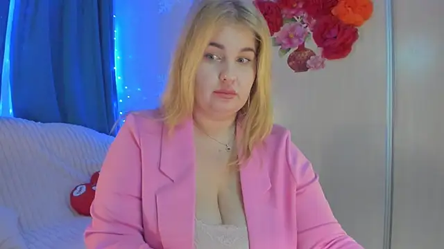 Snapshot of CoraSwon chatting on 11, 2, 2025 CoraSwon online show from 11, 2, 2025