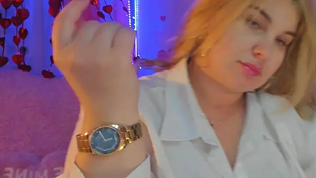 Snapshot of CoraSwon chatting on 14, 2, 2025 CoraSwon online show from 14, 2, 2025