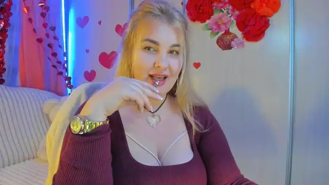 Snapshot of CoraSwon chatting on 20, 2, 2025 CoraSwon online show from 20, 2, 2025