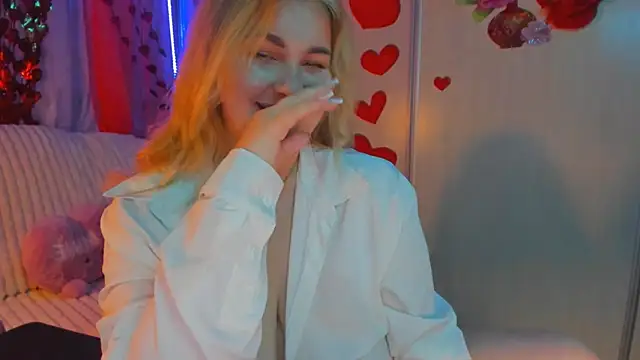 Snapshot of CoraSwon chatting on 23, 2, 2025 CoraSwon online show from 23, 2, 2025