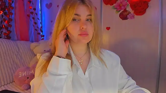 Snapshot of CoraSwon chatting on 24, 2, 2025 CoraSwon online show from 24, 2, 2025