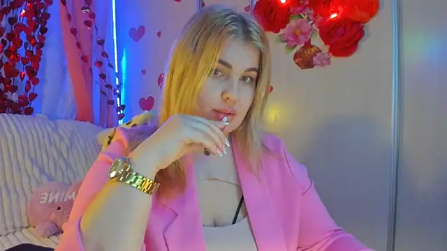 Snapshot of CoraSwon chatting on 25, 2, 2025 CoraSwon online show from 25, 2, 2025