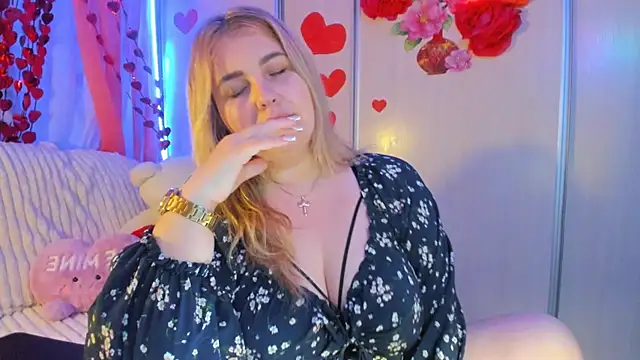 Snapshot of CoraSwon chatting on 25, 2, 2025 CoraSwon online show from 25, 2, 2025