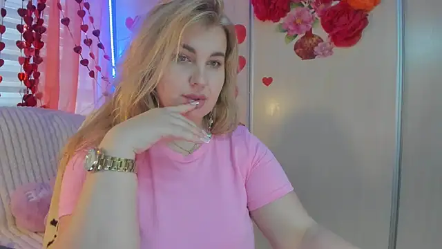 Snapshot of CoraSwon chatting on 27, 2, 2025 CoraSwon online show from 27, 2, 2025