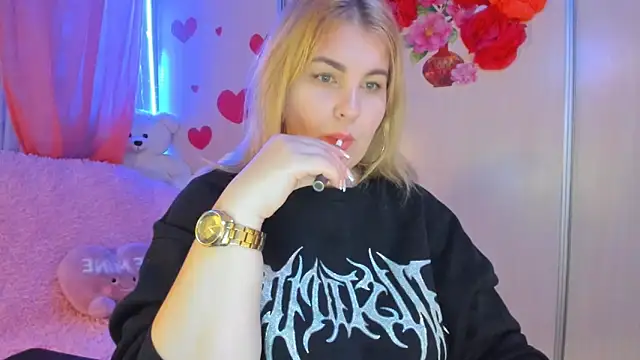 Snapshot of CoraSwon chatting on 28, 2, 2025 CoraSwon online show from 28, 2, 2025