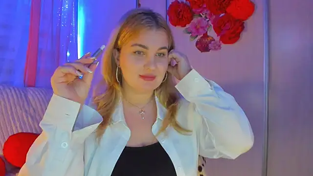 Snapshot of CoraSwon chatting on 10, 3, 2025 CoraSwon online show from 10, 3, 2025