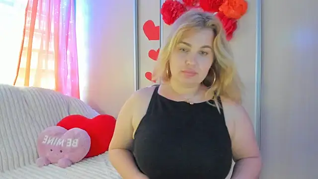 Snapshot of CoraSwon chatting on 13, 3, 2025 CoraSwon online show from 13, 3, 2025