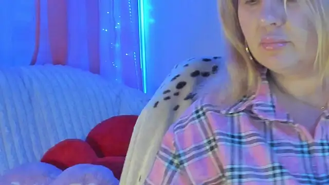 Snapshot of CoraSwon chatting on 16, 3, 2025 CoraSwon online show from 16, 3, 2025