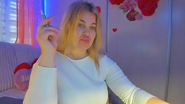 Snapshot of CoraSwon chatting on 17, 3, 2025 CoraSwon online show from 17, 3, 2025