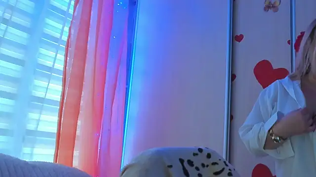 Snapshot of CoraSwon chatting on 18, 3, 2025 CoraSwon online show from 18, 3, 2025