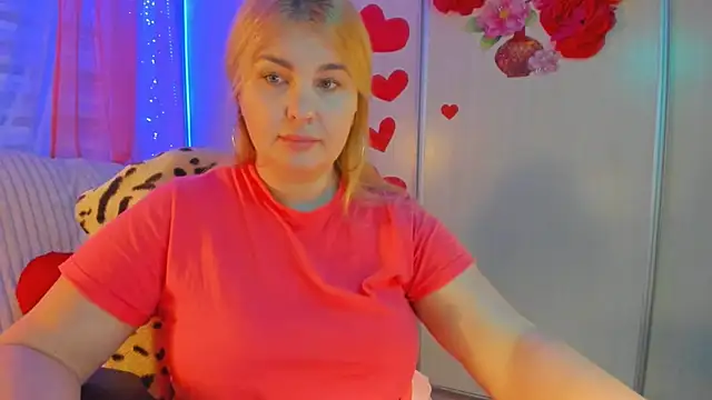 Snapshot of CoraSwon chatting on 19, 3, 2025 CoraSwon online show from 19, 3, 2025