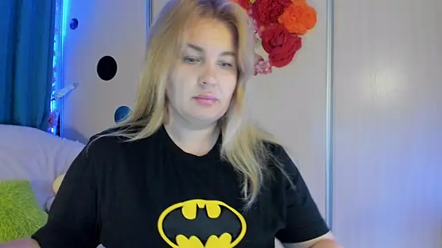 Snapshot of CoraSwon chatting on 18, 9, 2025 CoraSwon online show from 18, 9, 2025