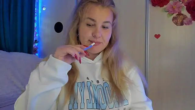 Snapshot of CoraSwon chatting on 26, 9, 2025 CoraSwon online show from 26, 9, 2025