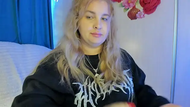 Snapshot of CoraSwon chatting on 2, 10, 2025 CoraSwon online show from 2, 10, 2025