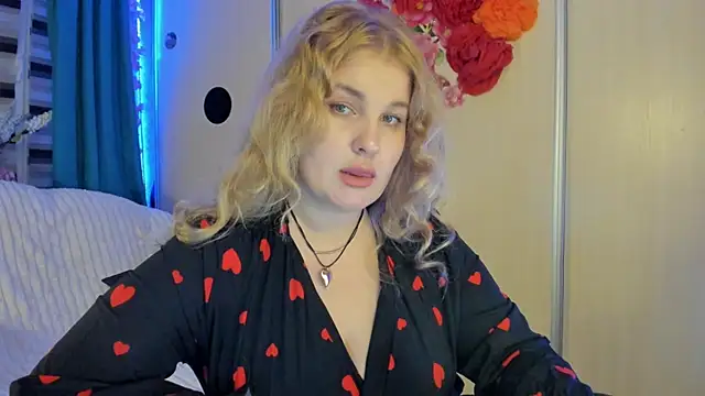 Snapshot of CoraSwon chatting on 10, 10, 2025 CoraSwon online show from 10, 10, 2025