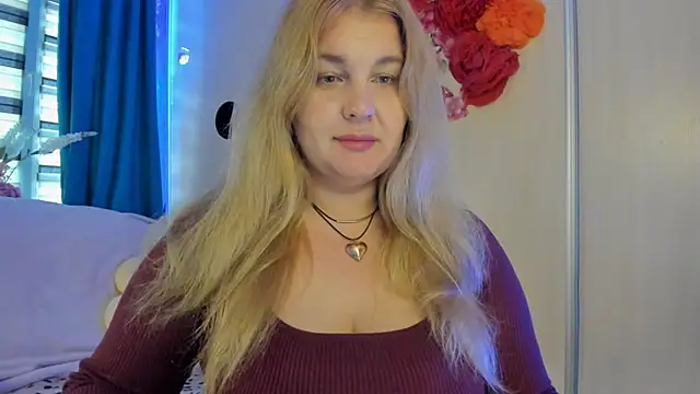 Snapshot of CoraSwon chatting on 15, 10, 2025 CoraSwon online show from 15, 10, 2025