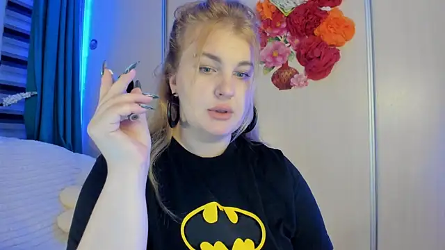 Snapshot of CoraSwon chatting on 15, 10, 2025 CoraSwon online show from 15, 10, 2025